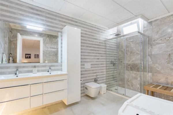 Casa independiente en calle Einstein