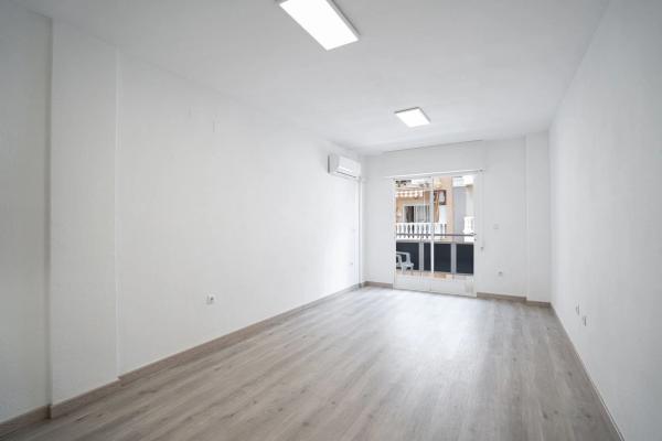 Piso en calle Almudena