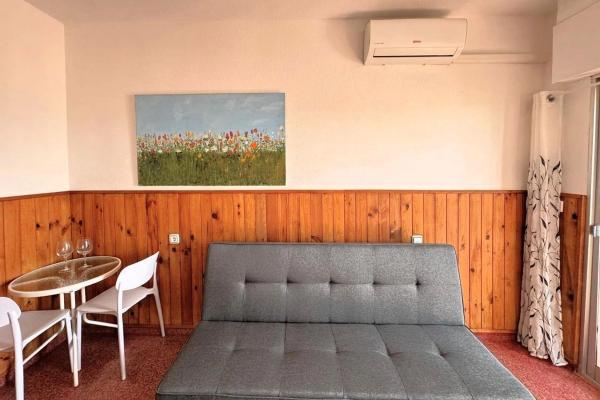 Estudio en calle la Loma, 107