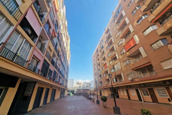 Estudio en calle la Loma, 107