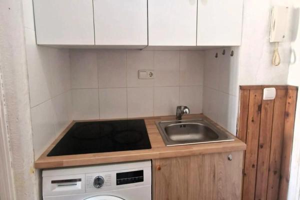 Estudio en calle la Loma, 107