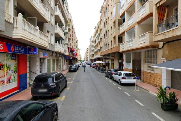 Estudio en calle la Loma, 107