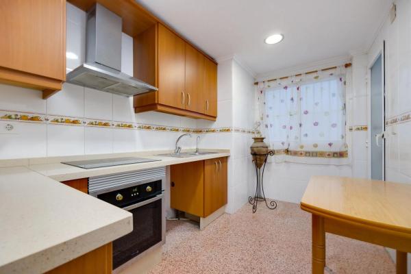 Piso en calle Zoa, 69