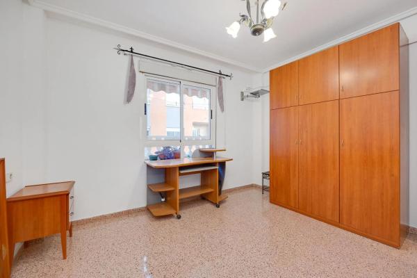 Piso en calle Zoa, 69