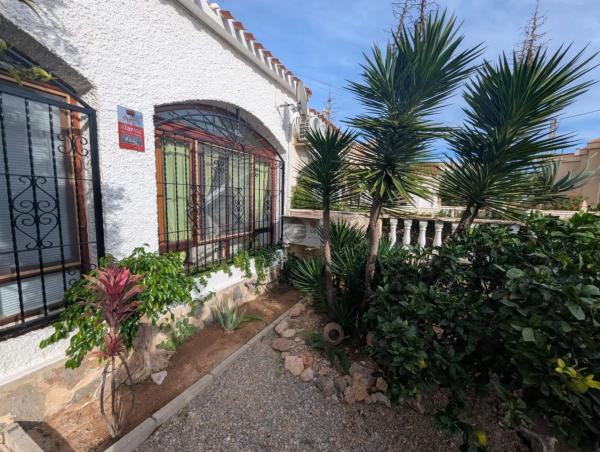 Chalet pareado en calle Pleamar s/n