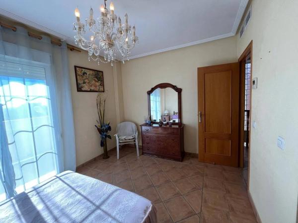 Casa independiente en calle Onil