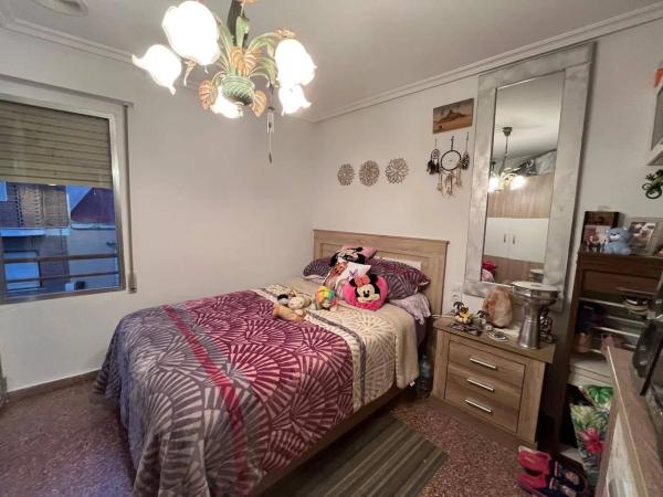 Piso en calle Germans Navarro Caracena