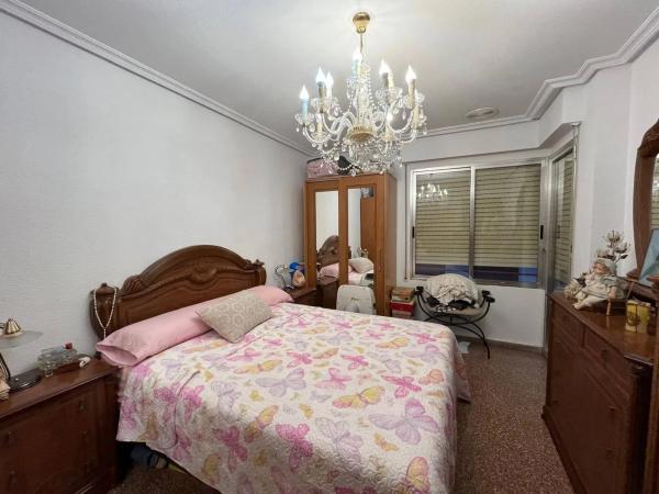 Piso en calle Germans Navarro Caracena