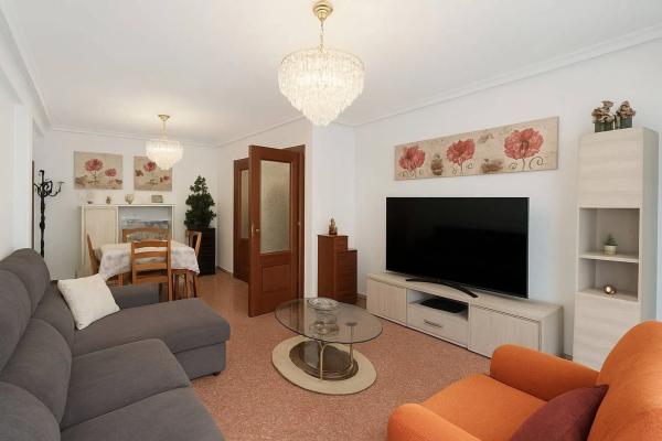 Piso en calle Germans Navarro Caracena