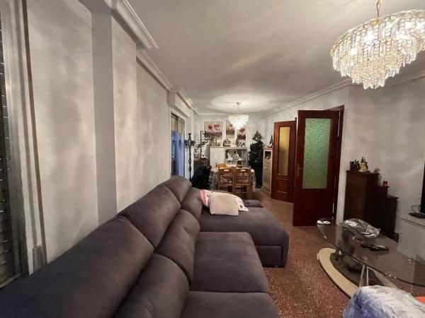 Piso en calle Germans Navarro Caracena