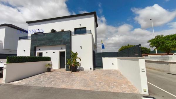 Chalet adosado en calle Josefa Botella Samper