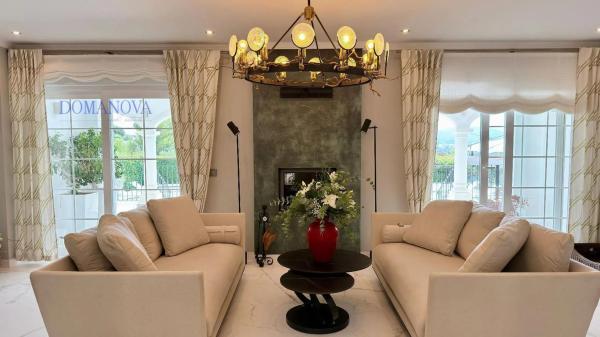 Casa independiente en calle Acuario