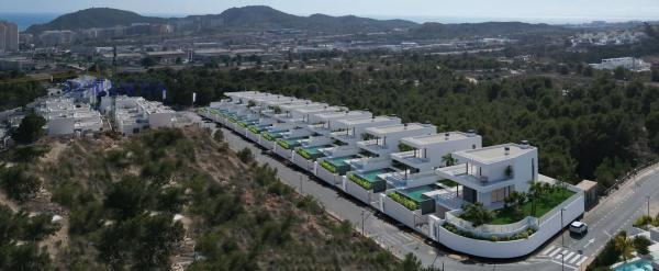 Casa independiente en calle Brussel.les