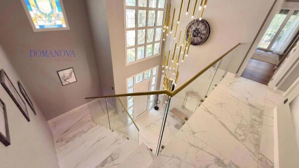 Casa independiente en calle Acuario