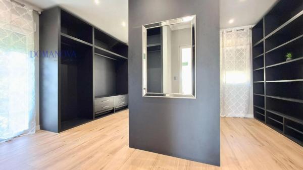 Casa independiente en calle Acuario