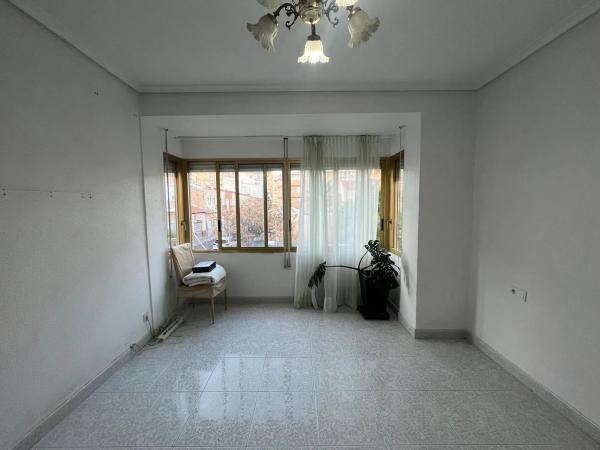 Casa independiente en calle de Fernando Díaz de Mendoza