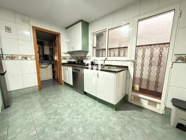 Chalet adosado en calle Cocentaina