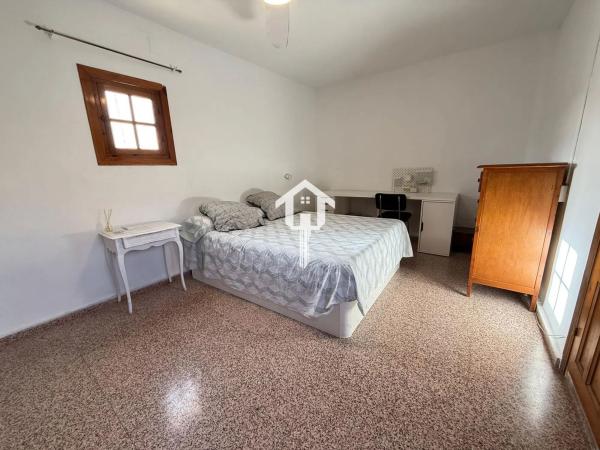 Chalet adosado en calle Cocentaina