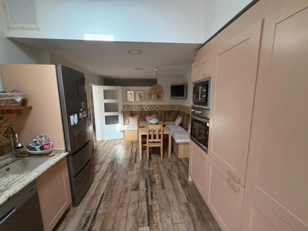 Chalet adosado en calle Adrián Pastor, 11