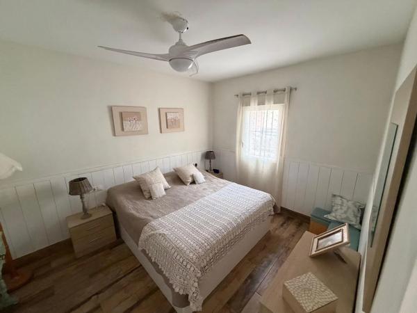 Chalet adosado en calle Adrián Pastor, 11