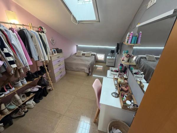 Chalet adosado en calle Adrián Pastor, 11