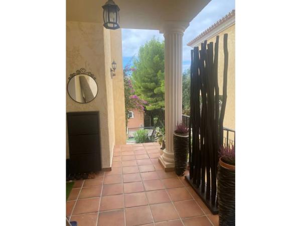 Chalet pareado en calle Bélgica