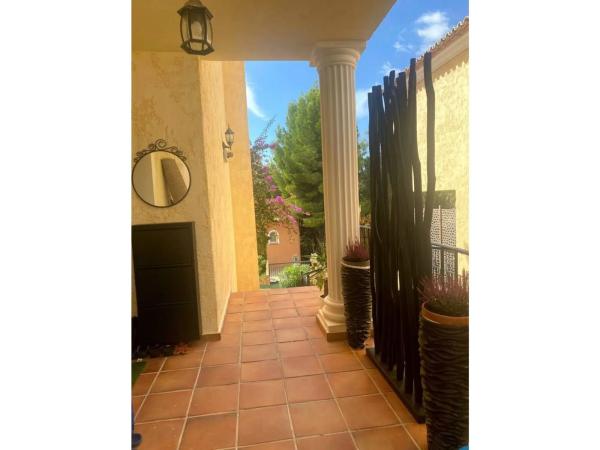 Chalet pareado en calle Bélgica