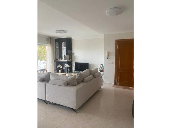 Chalet pareado en calle Bélgica