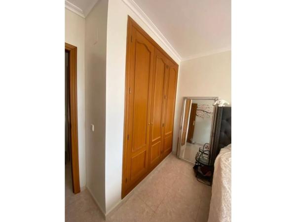 Chalet pareado en calle Bélgica