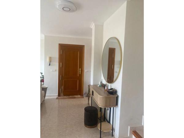 Chalet pareado en calle Bélgica