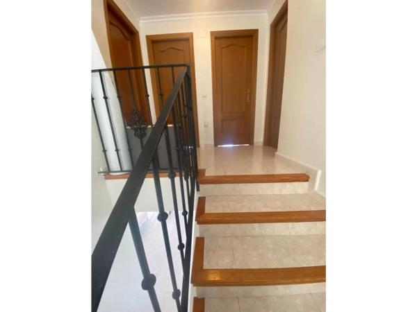 Chalet pareado en calle Bélgica