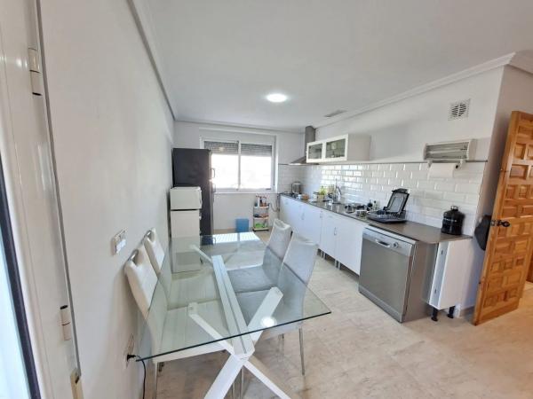 Casa independiente en camino Viejo de Elche