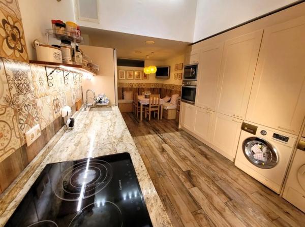 Chalet adosado en calle Adrián Pastor