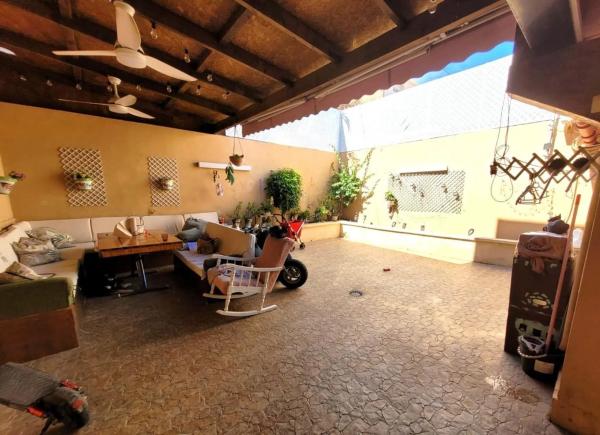 Chalet adosado en calle Adrián Pastor