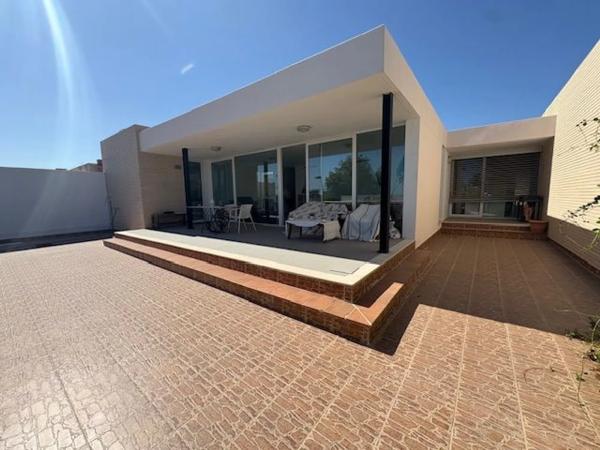 Chalet pareado en CL Tormos, 1