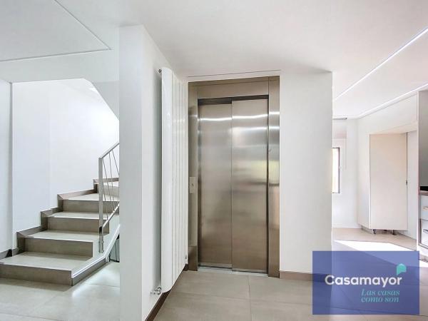 Casa independiente en calle Farmacéutico Ángel Establier