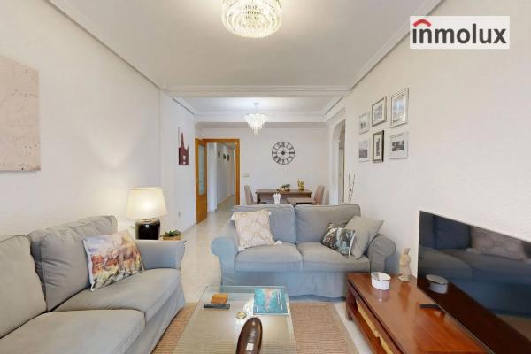 Piso en calle Ciudad de Bari