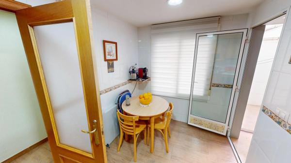 Piso en calle Rosello