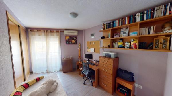 Piso en calle Rosello