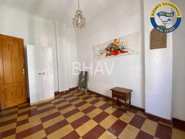 Piso en Barrio Carolinas Bajas