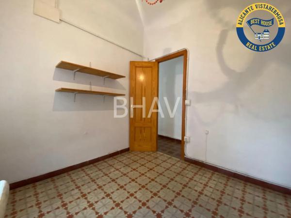 Piso en Barrio Carolinas Bajas