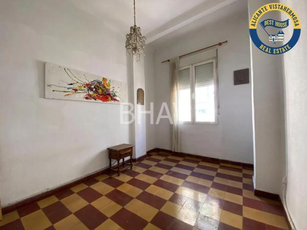 Piso en Barrio Carolinas Bajas