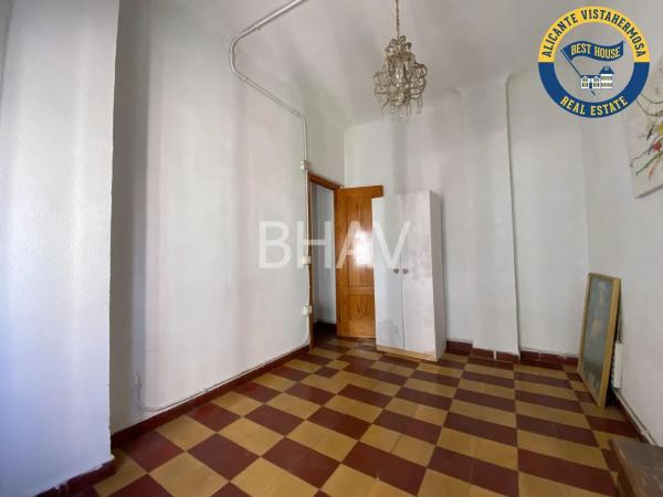 Piso en Barrio Carolinas Bajas