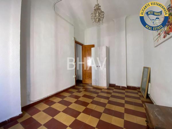 Piso en Barrio Carolinas Bajas