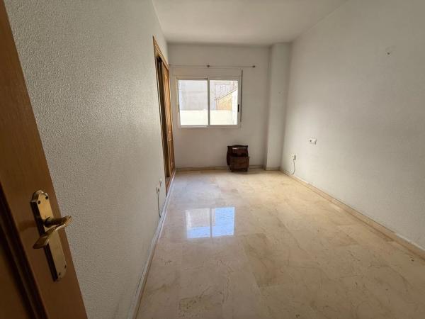 Piso en Barrio Carolinas Bajas