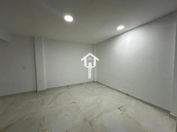 Piso en calle Francisco Carratalá Cernuda