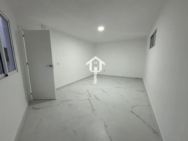 Piso en calle Francisco Carratalá Cernuda