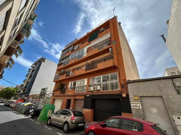 Piso en calle del Plus Ultra