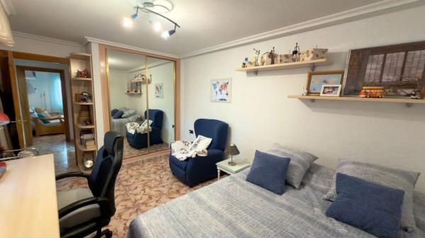 Piso en avenida Conde de Lumiares