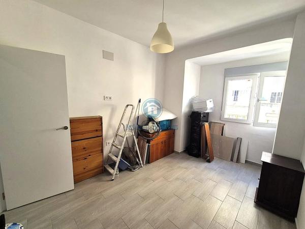 Piso en CL Jaime Segarra